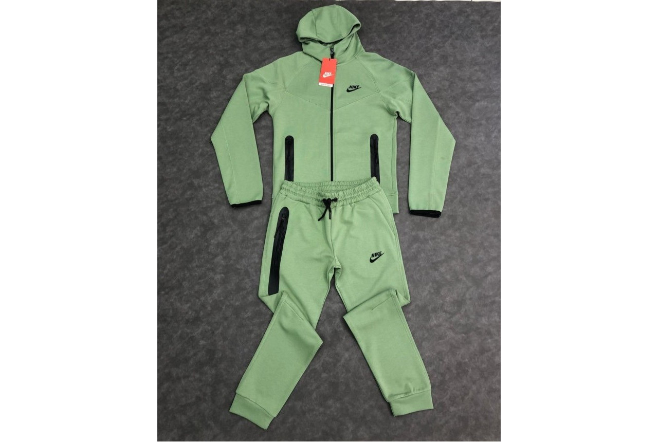 8346 Детски екип Tech Fleece 